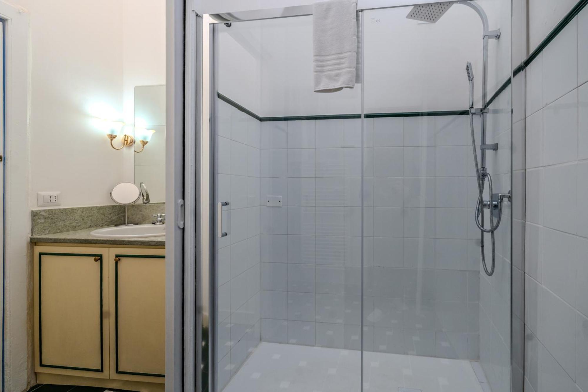 Nerino House, Elegante E Tranquillo Appartamento A 5 Minuti Dal Duomo Milan Extérieur photo
