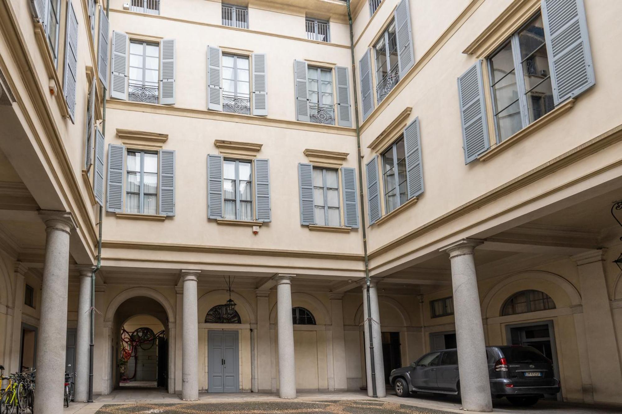 Nerino House, Elegante E Tranquillo Appartamento A 5 Minuti Dal Duomo Milan Extérieur photo